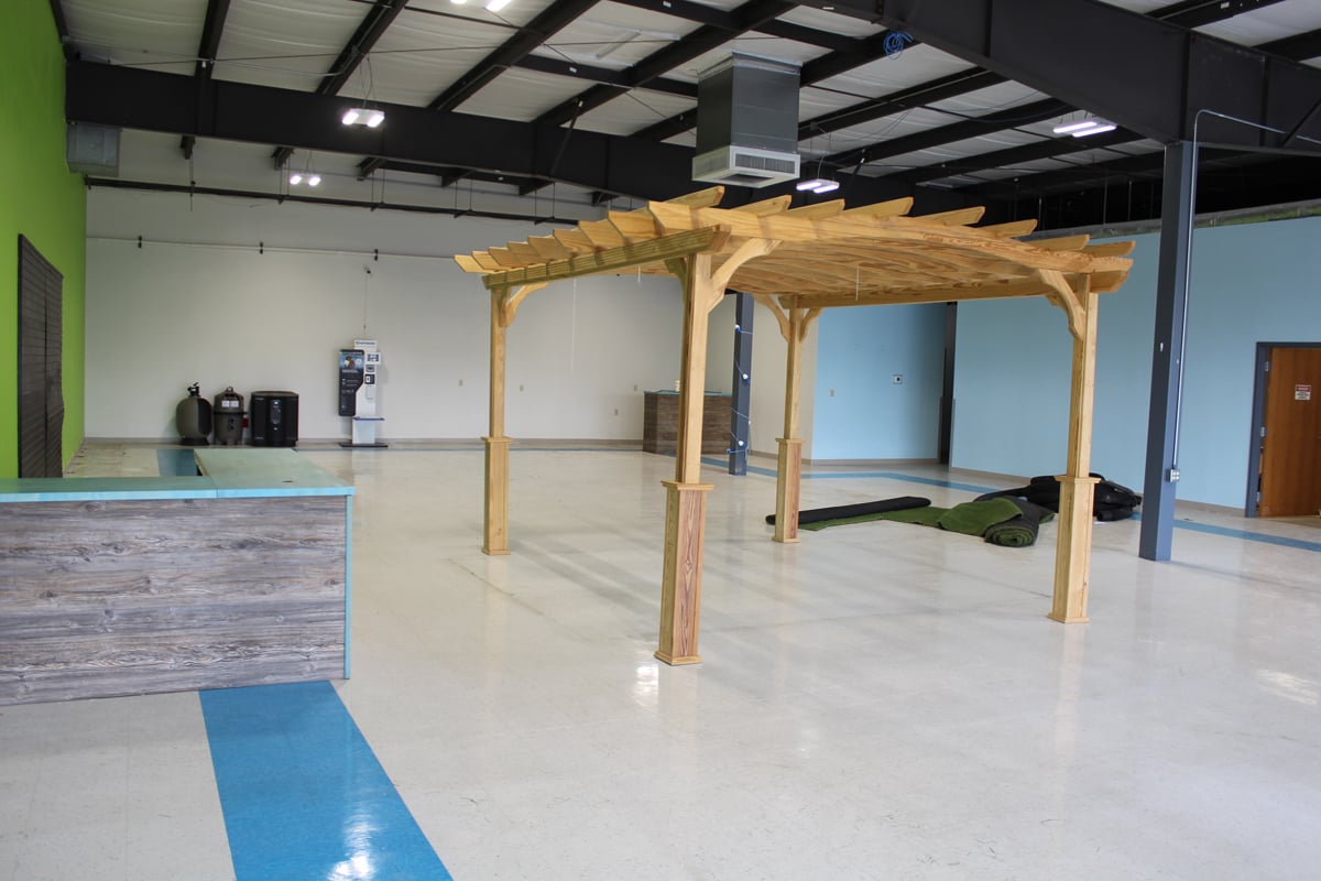 Sturges Property Group-Retail Space For Lease-253 N Grandstaff Dr, Auburn, IN 46706