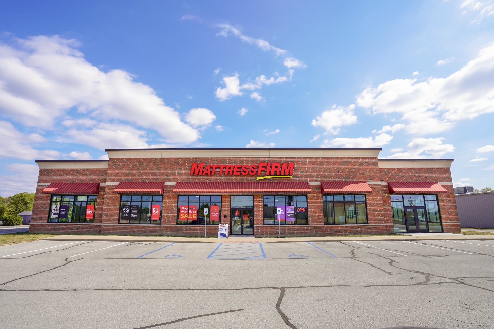 Sturges Property Group - 4810 N Clinton St, Fort Wayne, IN 46825. Retail space for lease.