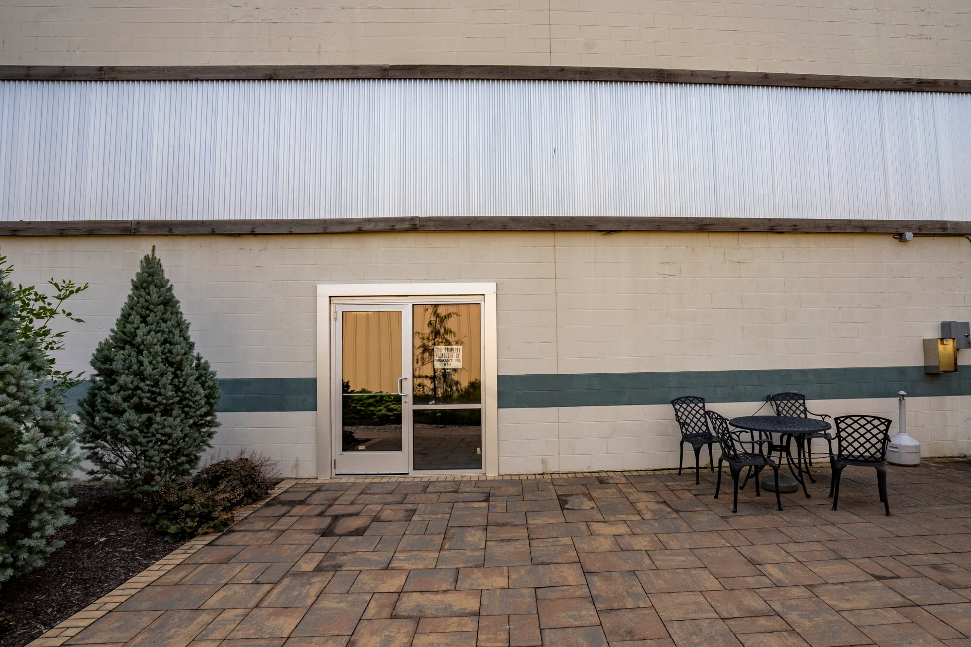 Sturges Property Group - 496 W Plaza Dr, Columbia City, IN 46725. Retail space for lease.