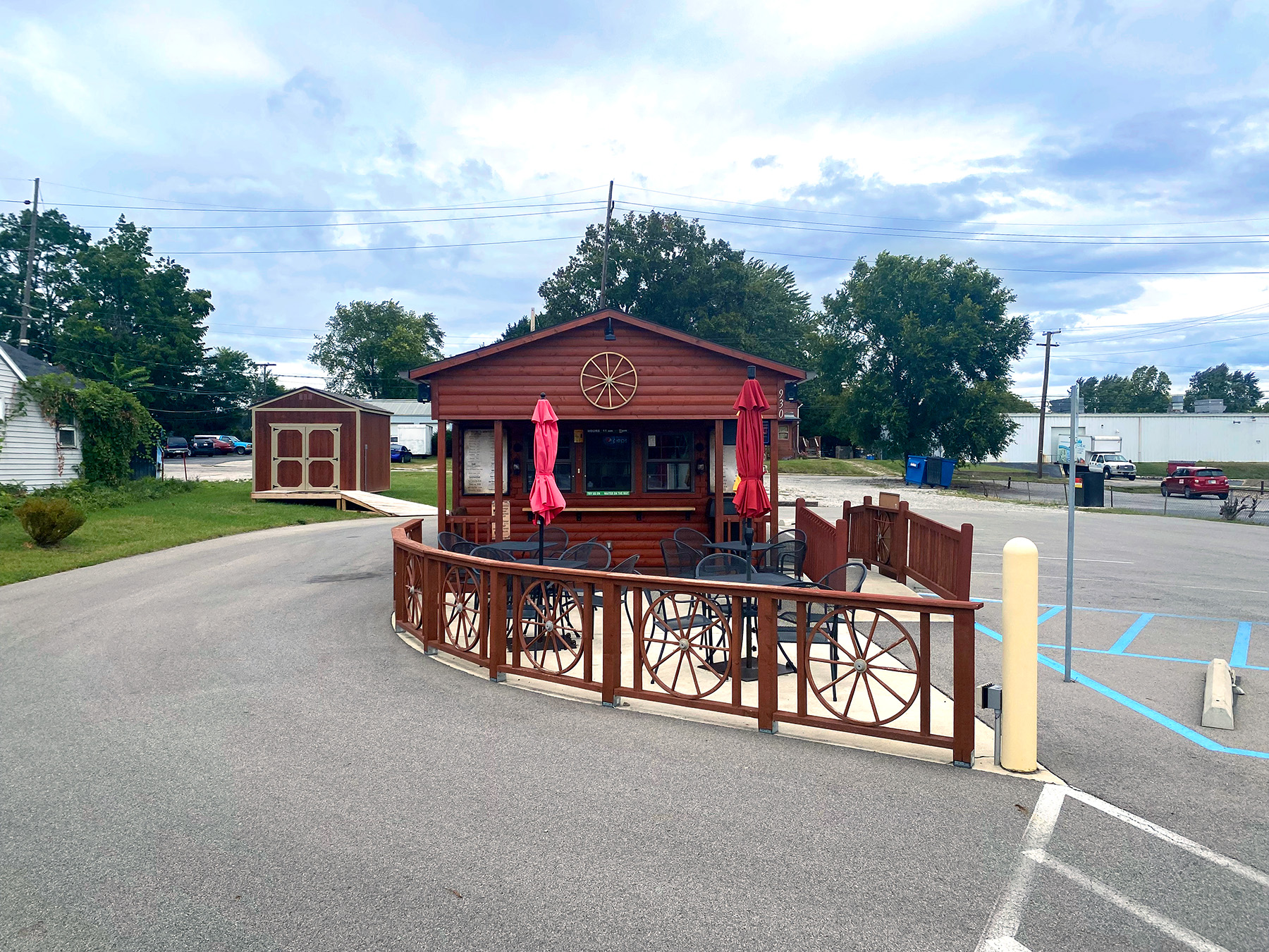 Sturges Property Group - Restaurant Retail Space For Sale in Fort Wayne Indiana Major Thoroughfare