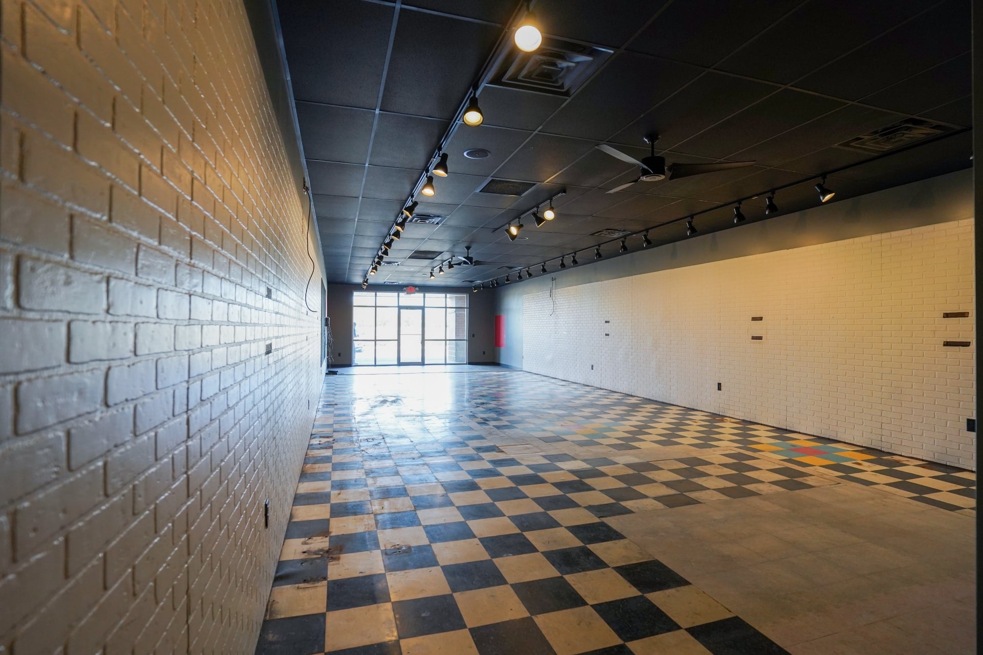 Sturges Property Group - 10454 Maysville Rd, Fort Wayne, IN. Retail space for lease.