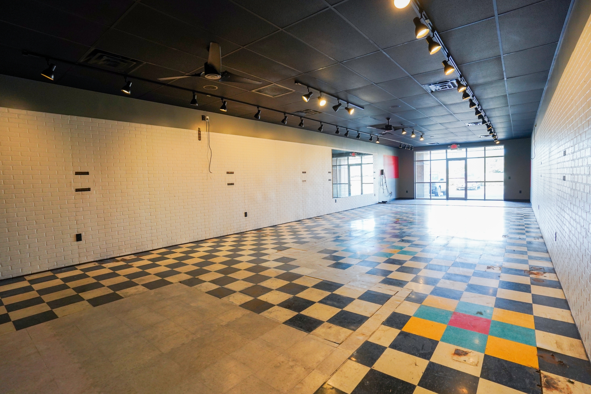 Sturges Property Group - 10454 Maysville Rd, Fort Wayne, IN. Retail space for lease.