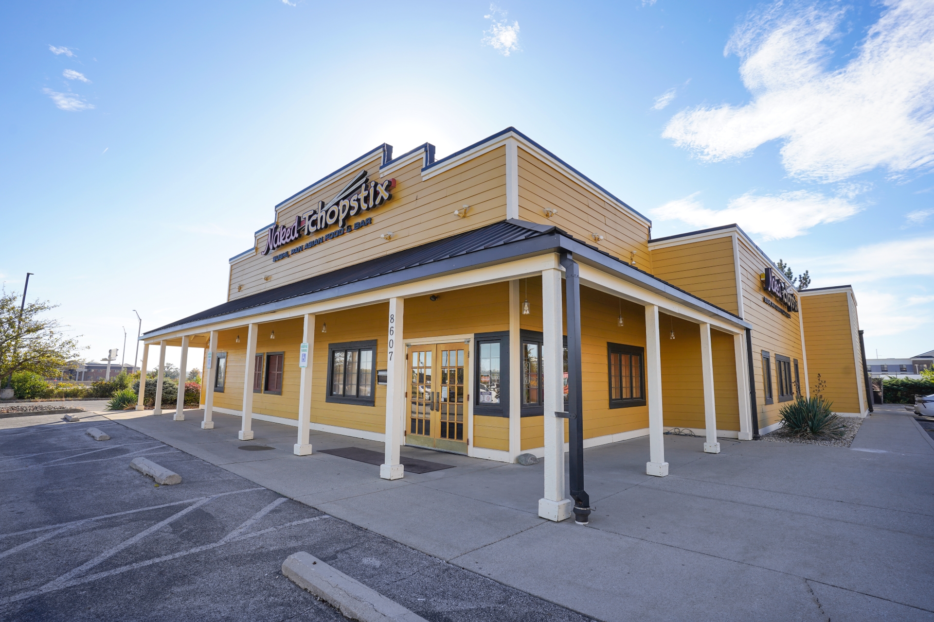 Sturges Property Group - 8607 US 24, Fort Wayne, IN 46804. Restaurant for sale.