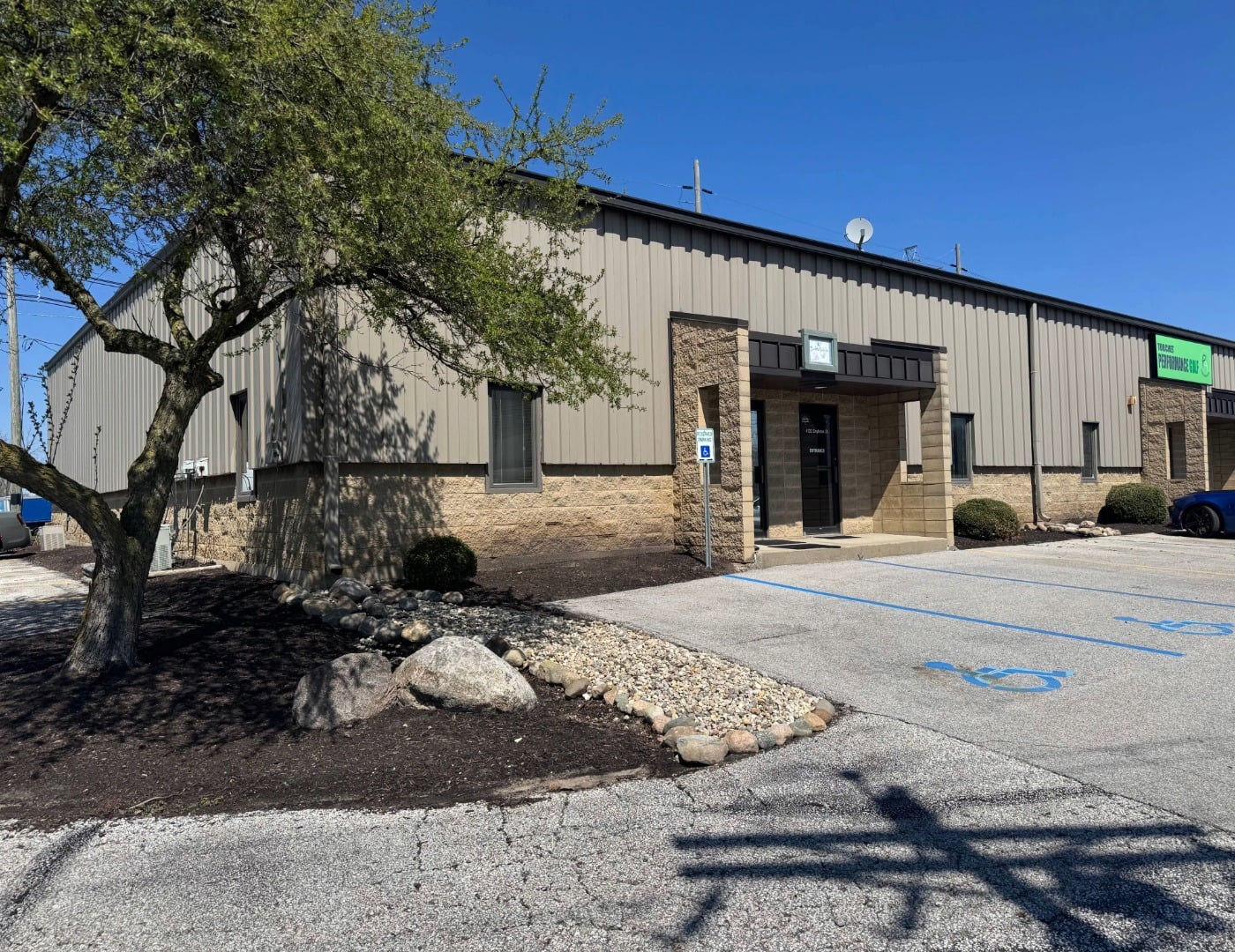 Sturges Property Group-4132-4134 Engleton Dr-Fort Wayne, IN-Industrial Space For Lease