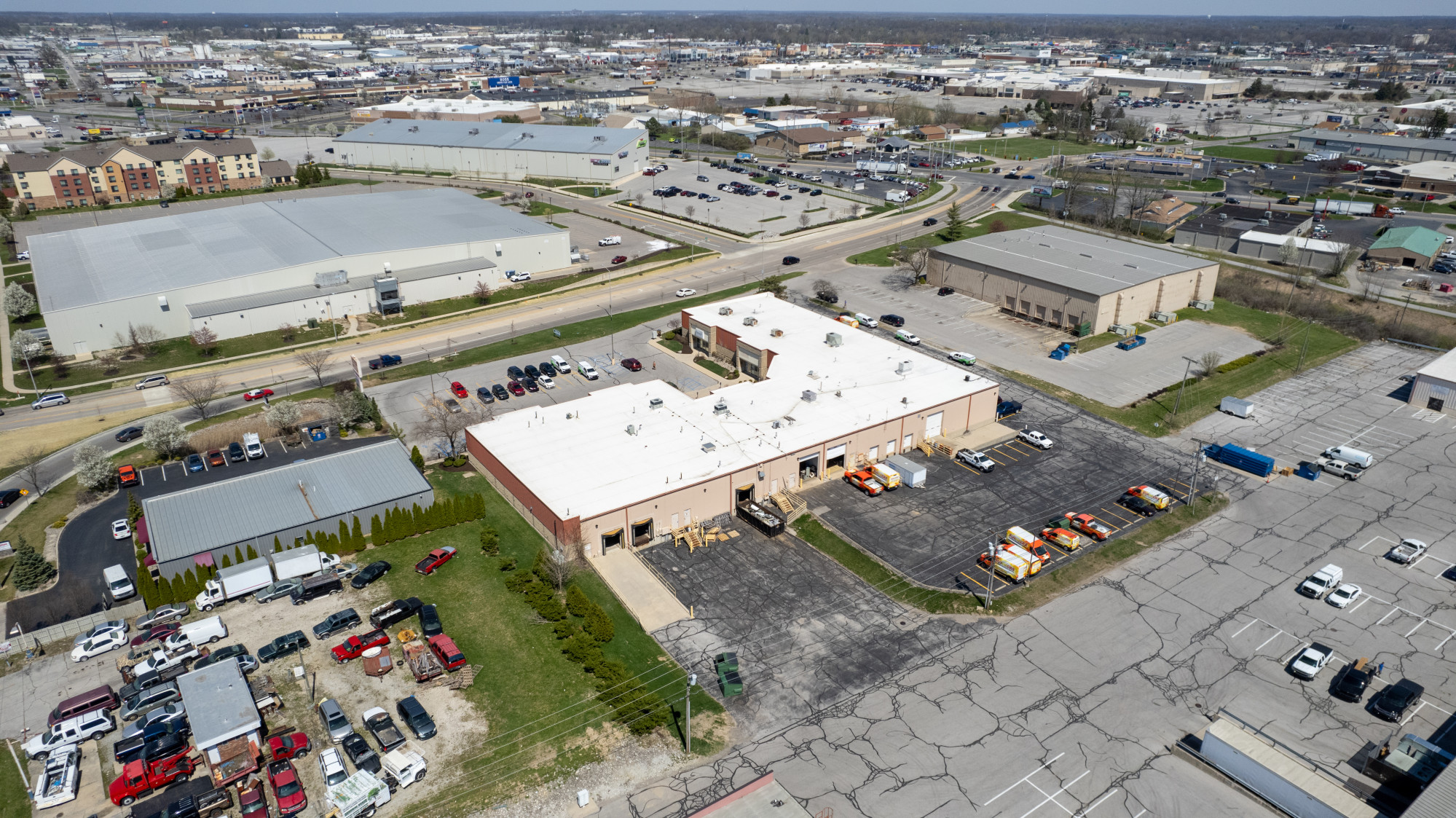 Sturges Property Group - Wells Commerce Center, 417-445 Fernhill Ave, Fort Wayne, IN 46805