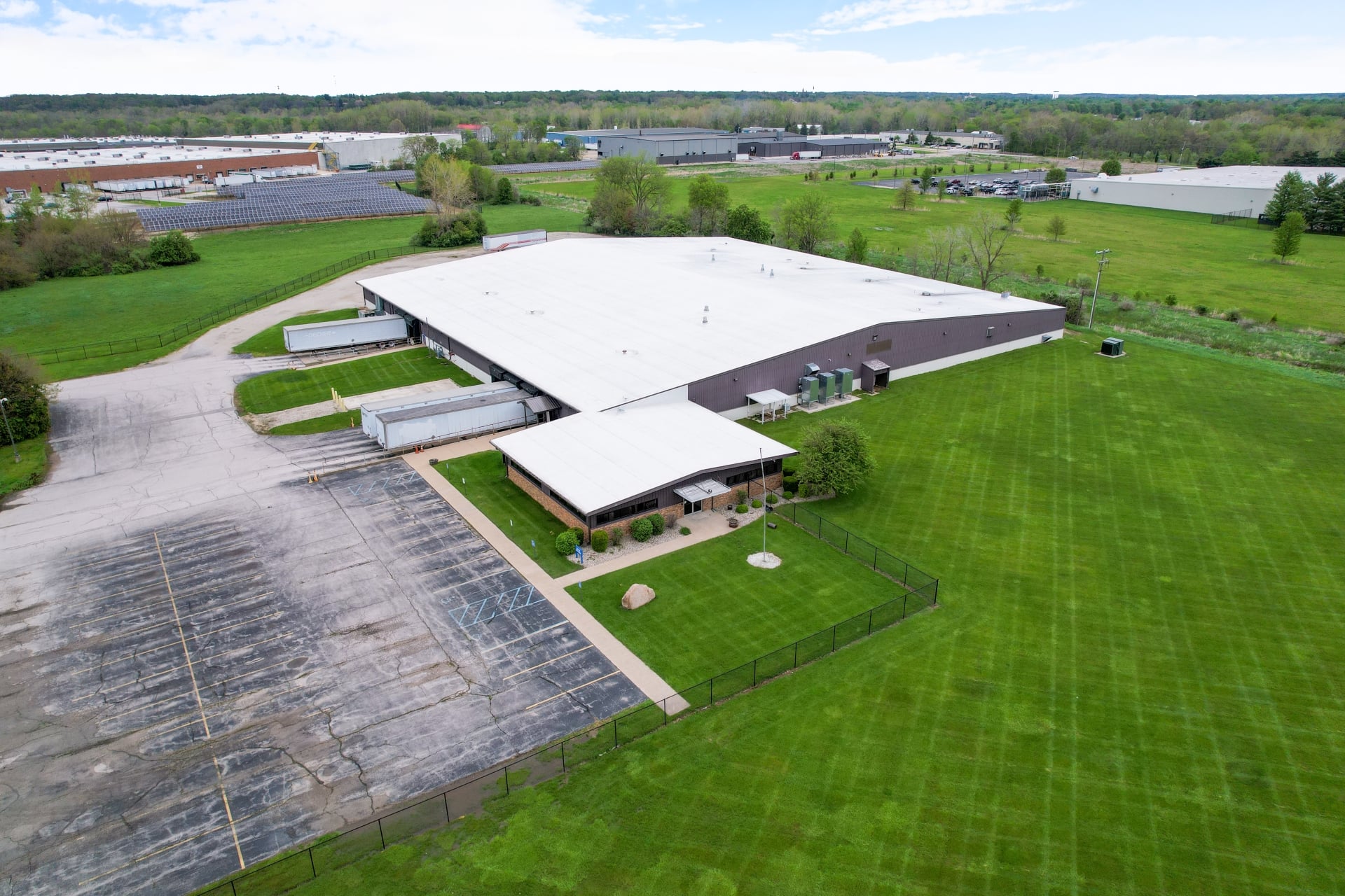 Sturges Property Group-For Sale or Lease-Riverfork Industrial-2051 Riverfork Dr-Huntington, IN