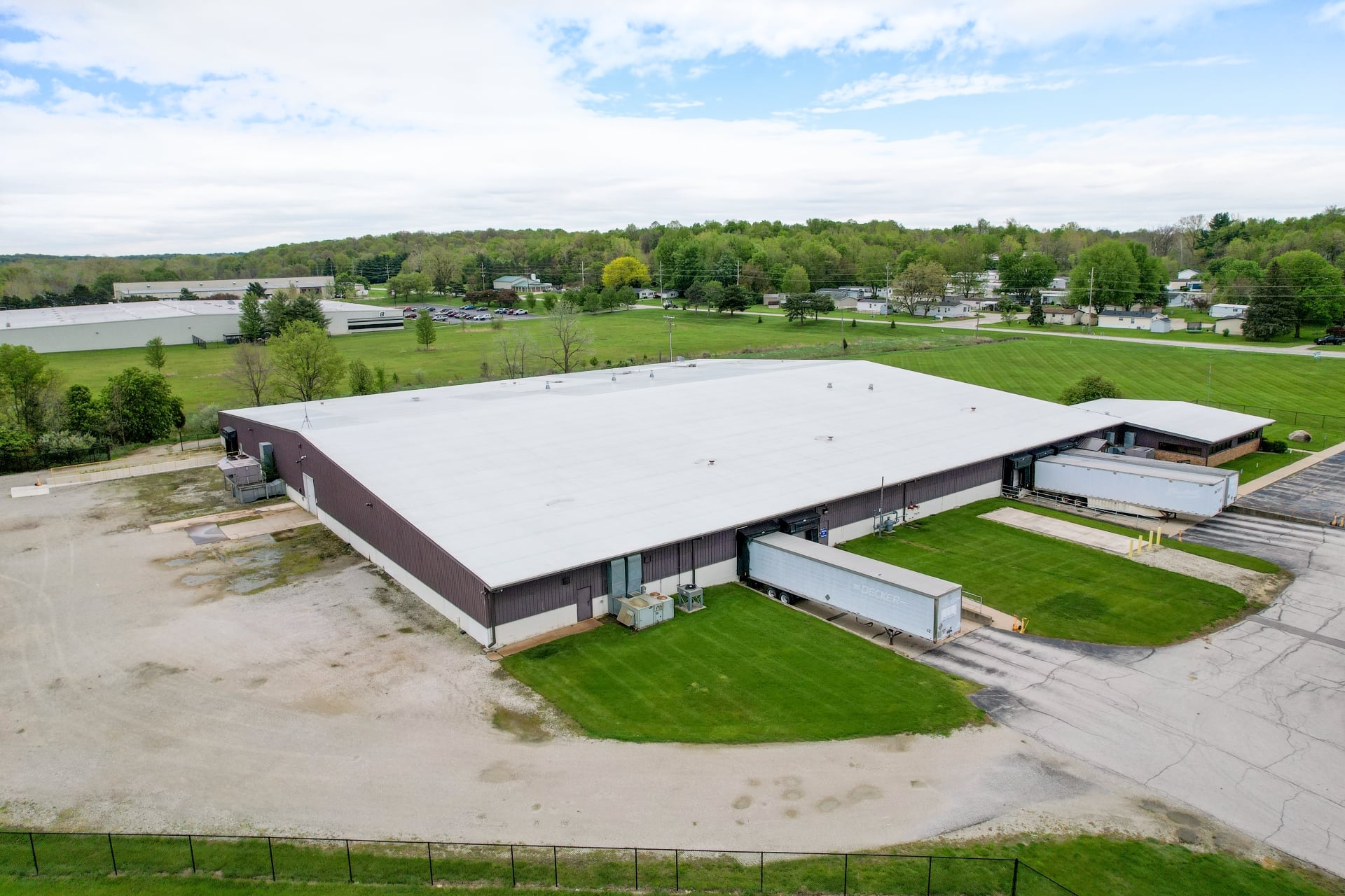 Sturges Property Group-For Sale or Lease-Riverfork Industrial-2051 Riverfork Dr-Huntington, IN