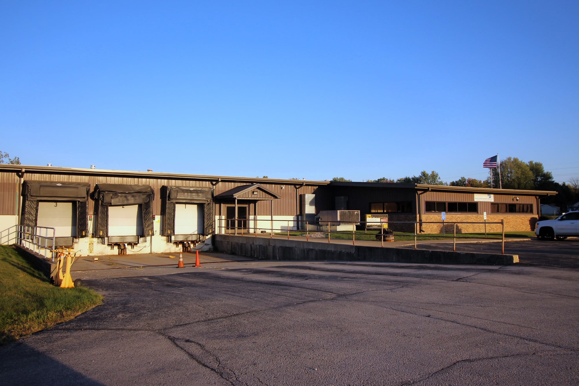 Sturges Property Group-For Sale or Lease-Riverfork Industrial-2051 Riverfork Dr-Huntington, IN