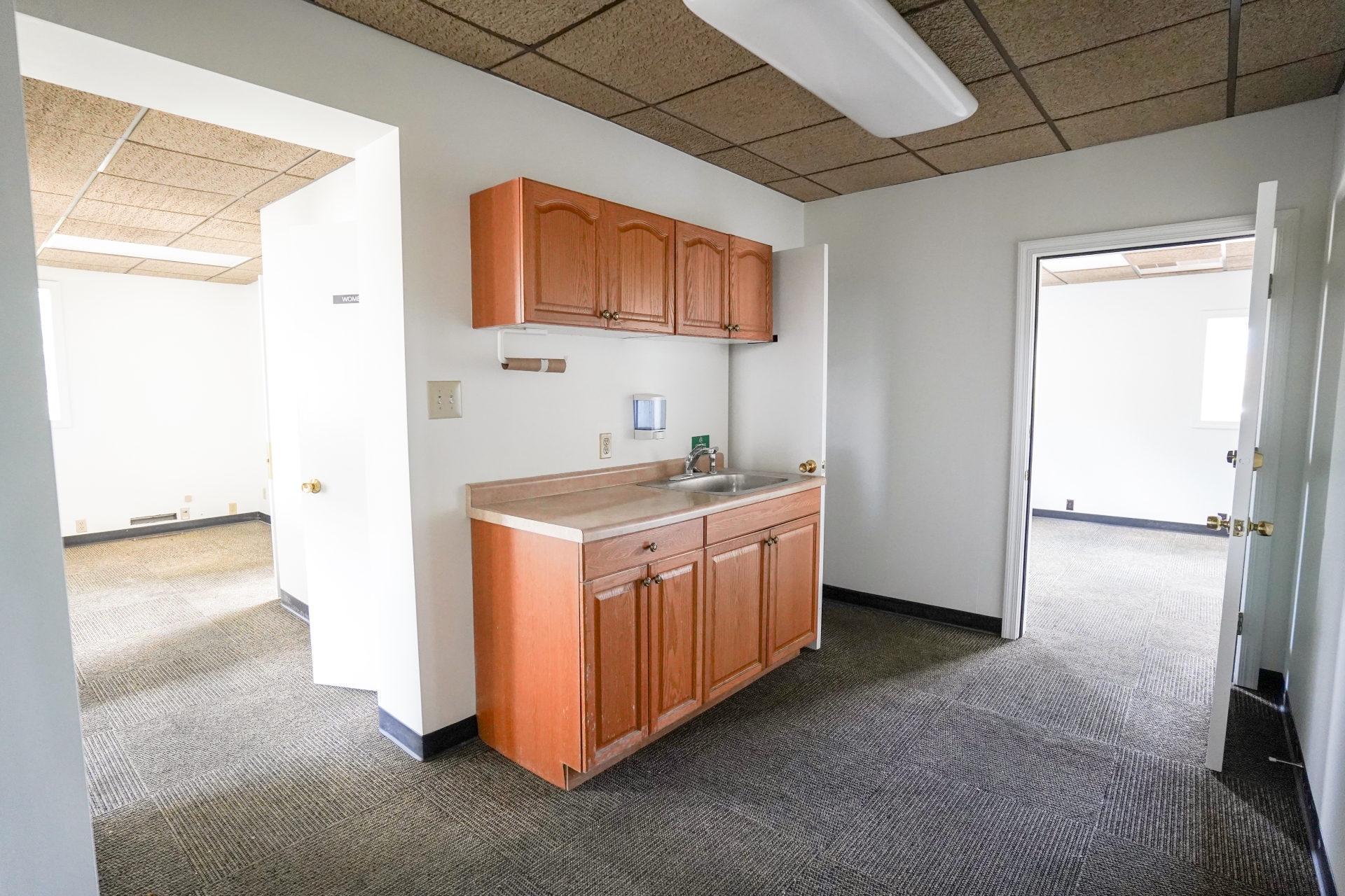 Sturges Property Group - 2010 Lakeview Drive, Fort Wayne Industrial space for lease