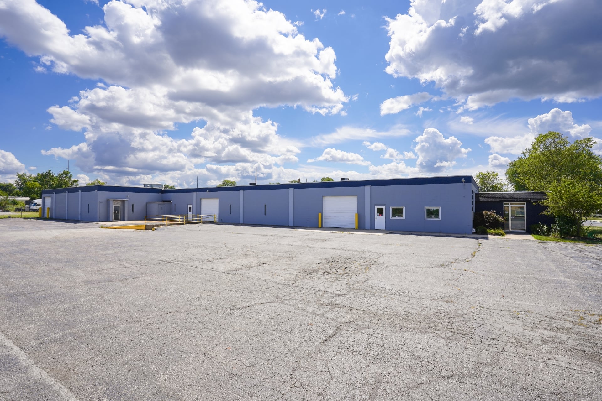 Sturges Property Group - 2010 Lakeview Drive, Fort Wayne Industrial space for lease