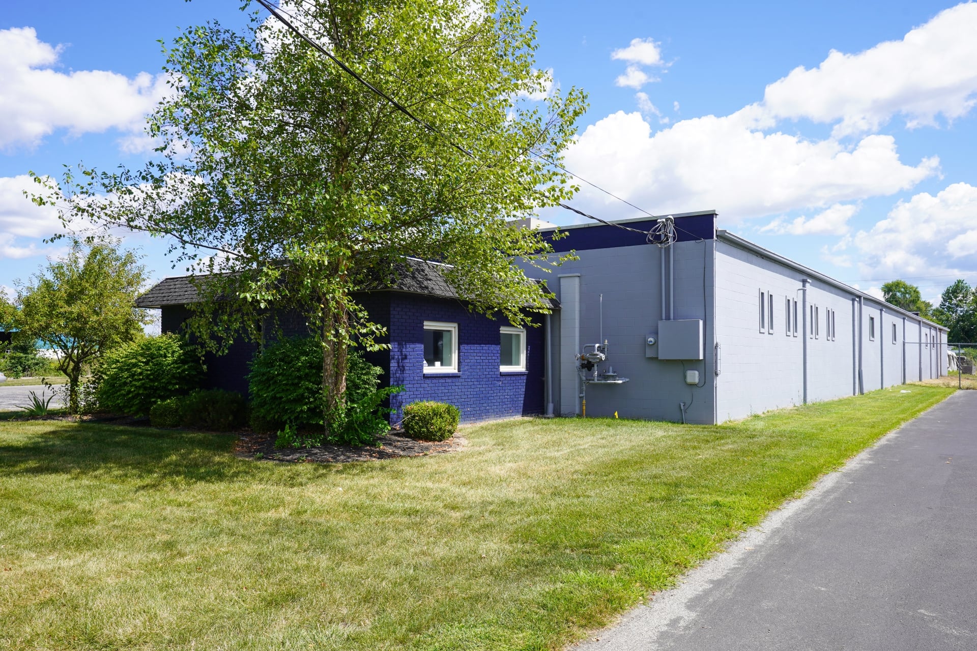 Sturges Property Group - 2010 Lakeview Drive, Fort Wayne Industrial space for lease
