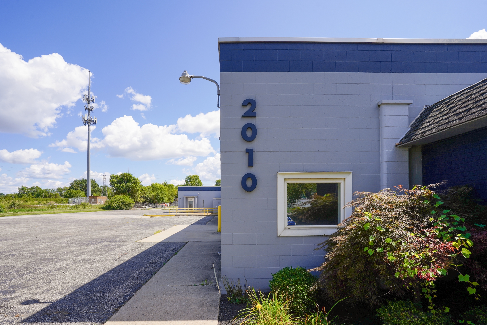 Sturges Property Group - 2010 Lakeview Drive, Fort Wayne Industrial space for lease