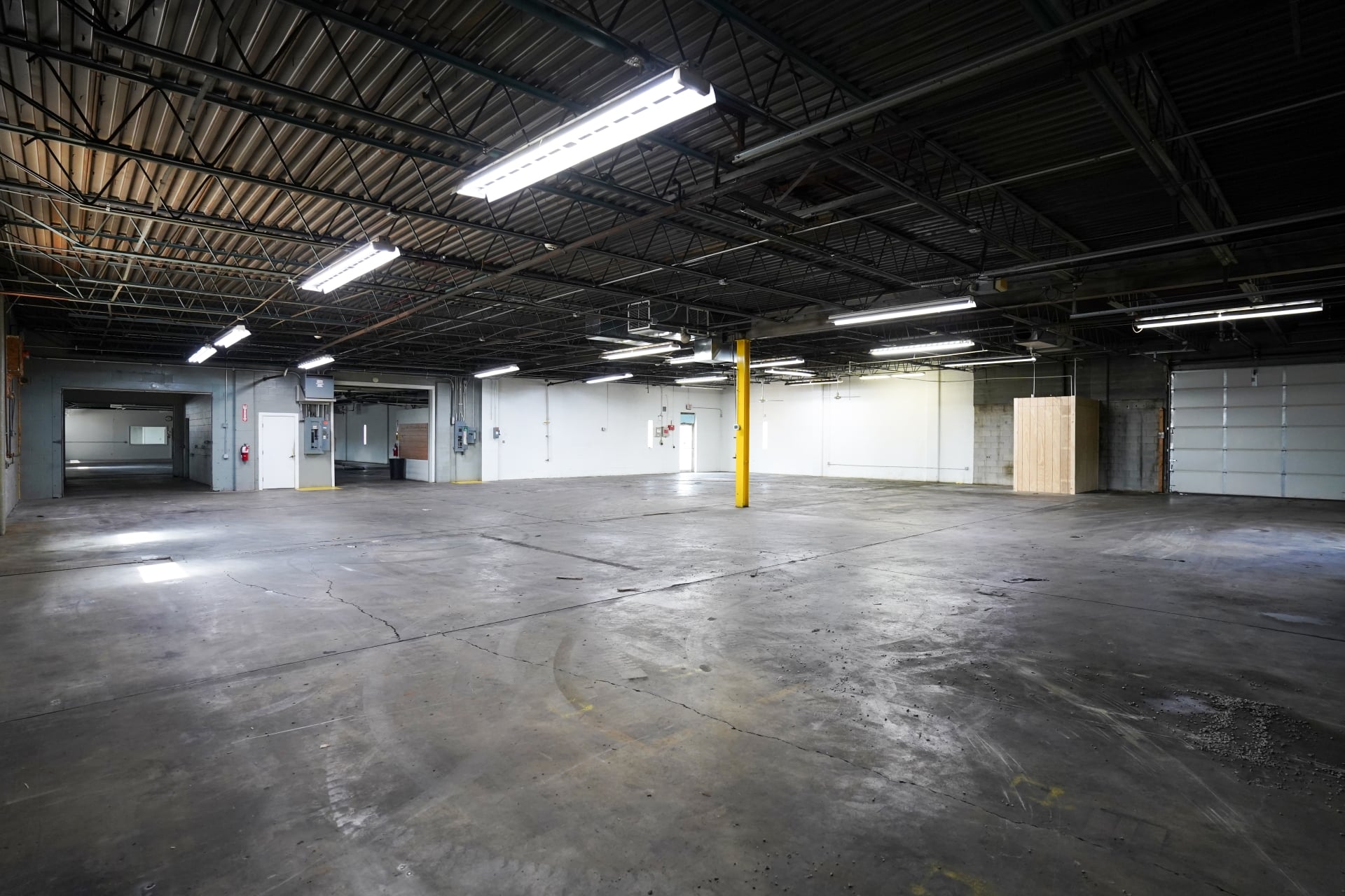 Sturges Property Group - 2010 Lakeview Drive, Fort Wayne Industrial space for lease