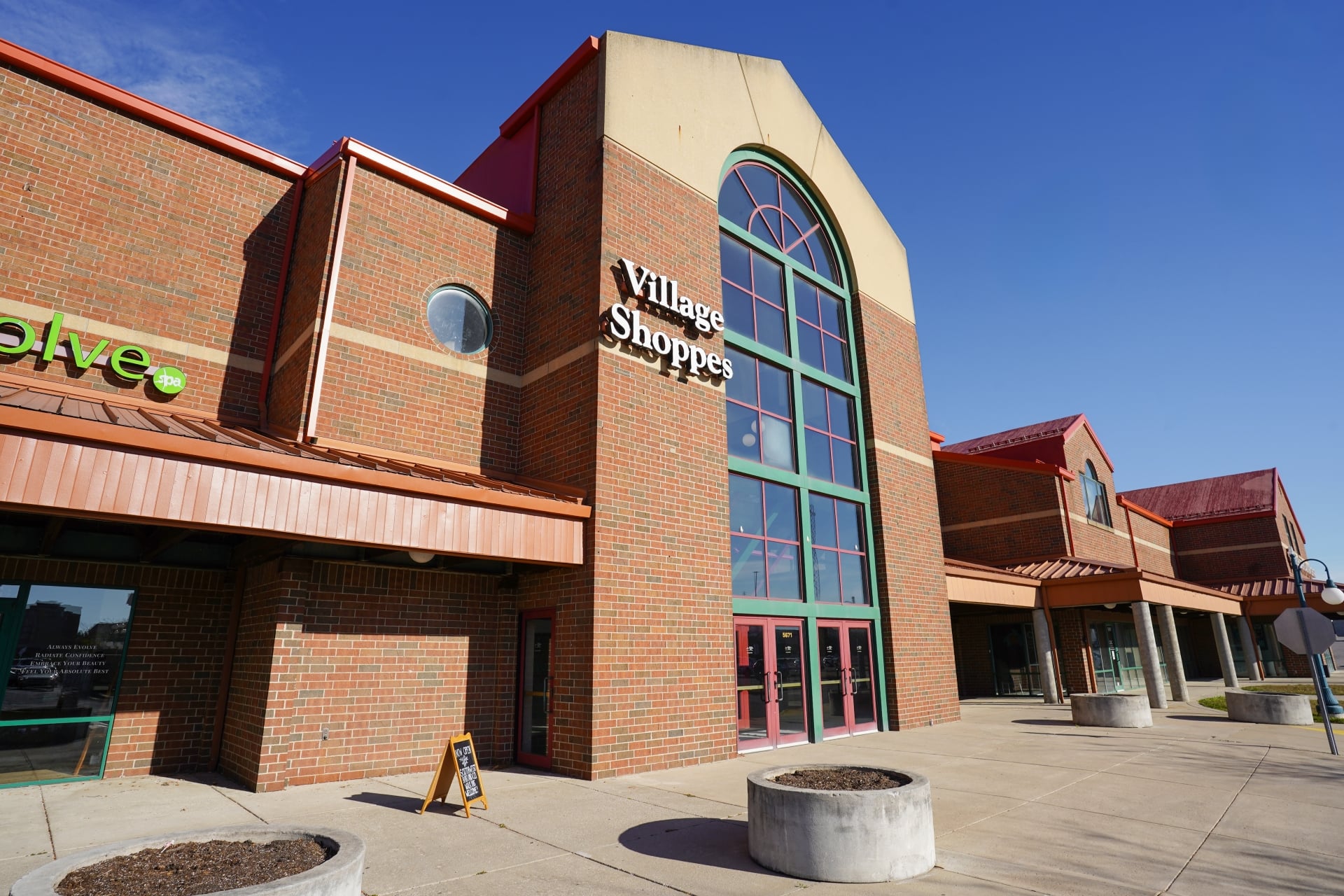 Sturges Property Group - Village at Coventry Retail/Office Space for lease, 5601 Coventry Ln
