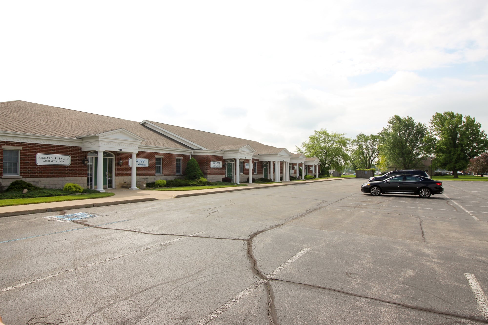 Sturges Property Group-Amherst Office Building For Lease-2855 Northpark Ave, Huntington, IN