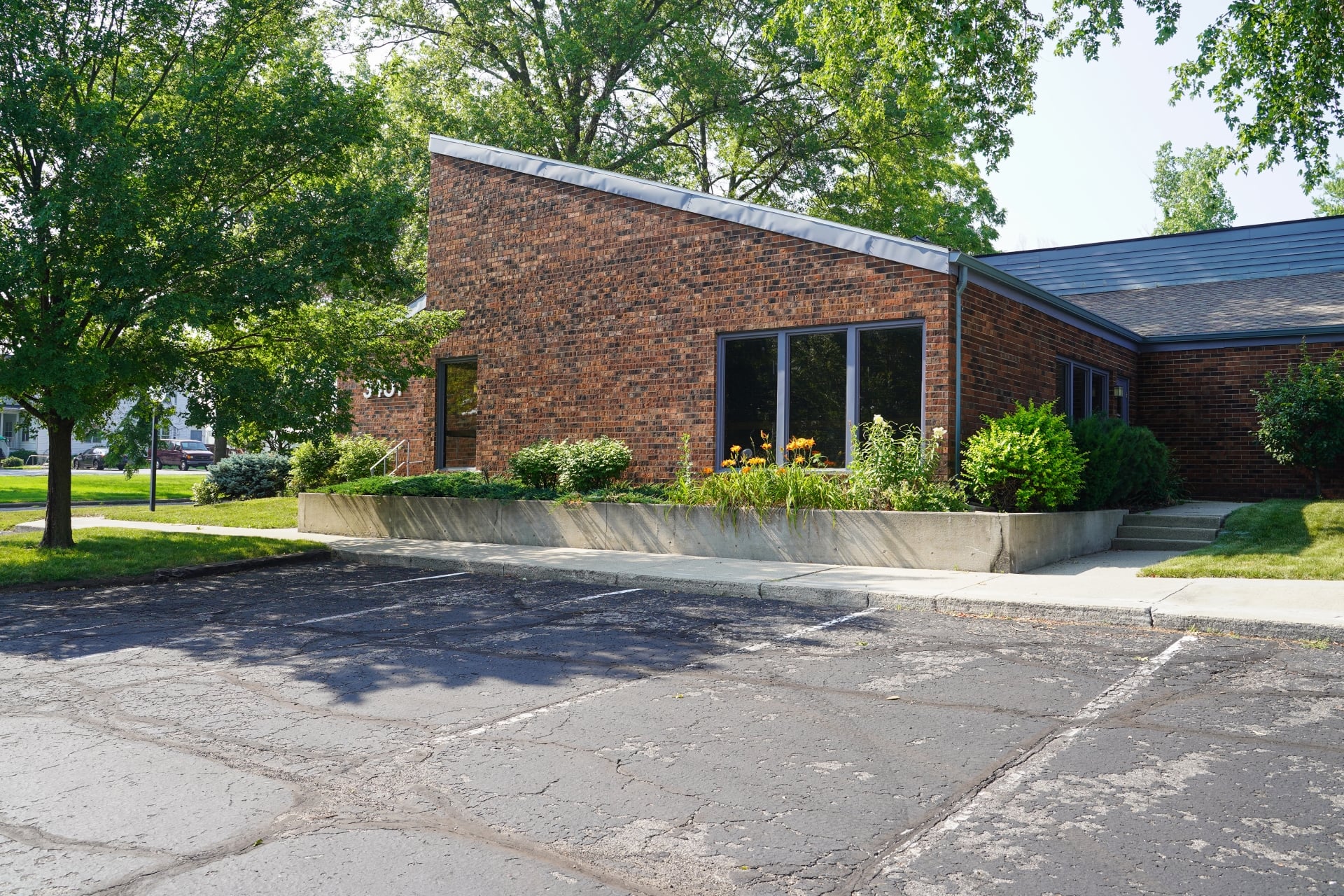 Sturges Property Group - Medical Office For Sale, 3401 Lake Ave, Fort Wayne, IN 46805