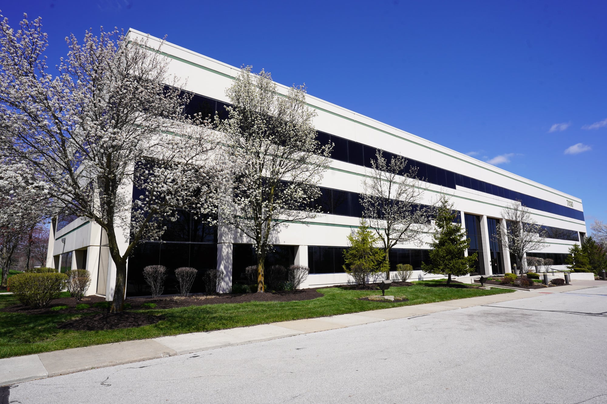 Sturges Property Group 7030 Pointe Inverness Way Office Building Business Park Fort Wayne