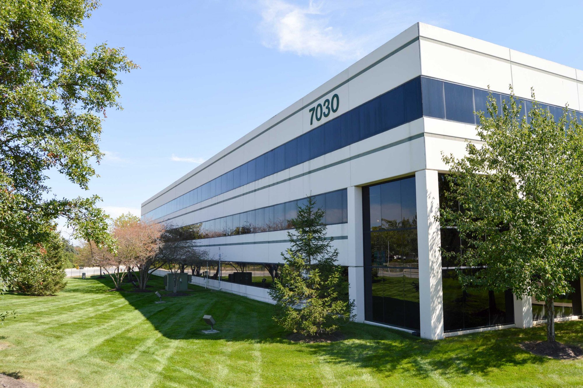 Sturges Property Group 7030 Pointe Inverness Way Office Building Business Park Fort Wayne